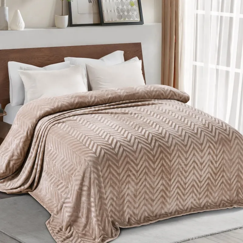 Cuddly Blanket with Chevron Pattern, Warm Bedspread, Super Soft Blanket